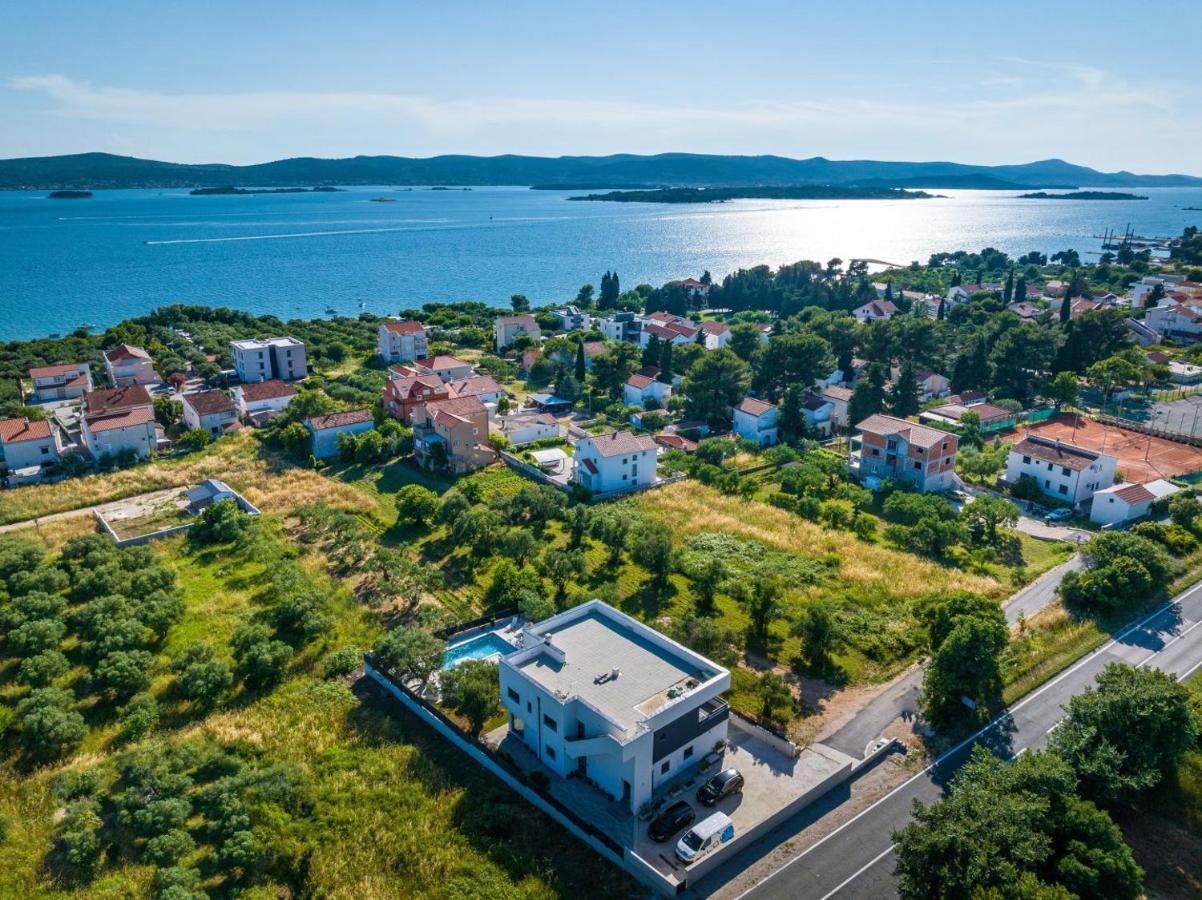 Crowonder Sun Dance Apartments With Heated Swimming Pool Seaview And Garden Sveti Filip i Jakov Exterior foto