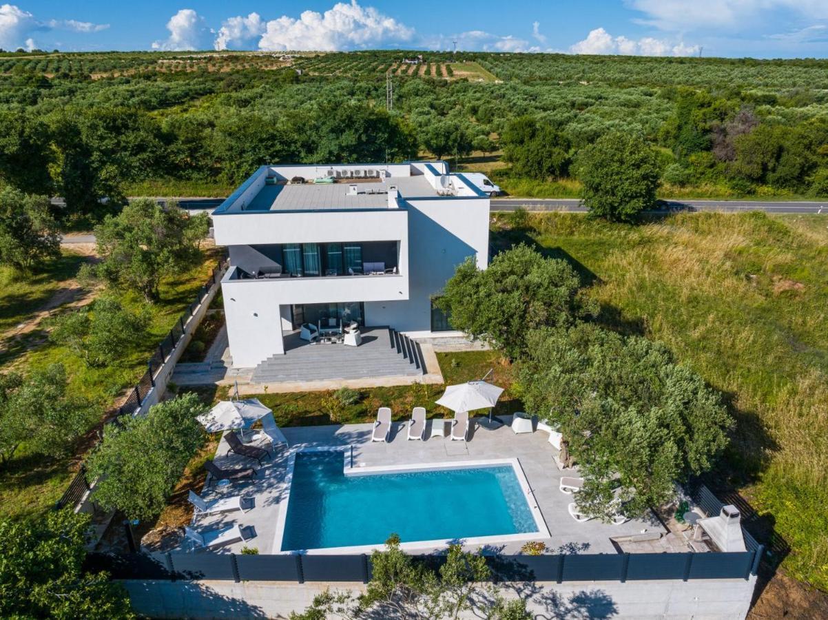 Crowonder Sun Dance Apartments With Heated Swimming Pool Seaview And Garden Sveti Filip i Jakov Exterior foto