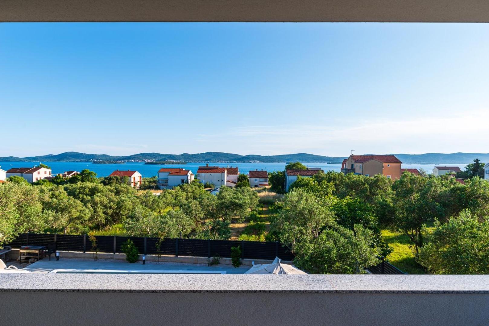 Crowonder Sun Dance Apartments With Heated Swimming Pool Seaview And Garden Sveti Filip i Jakov Exterior foto