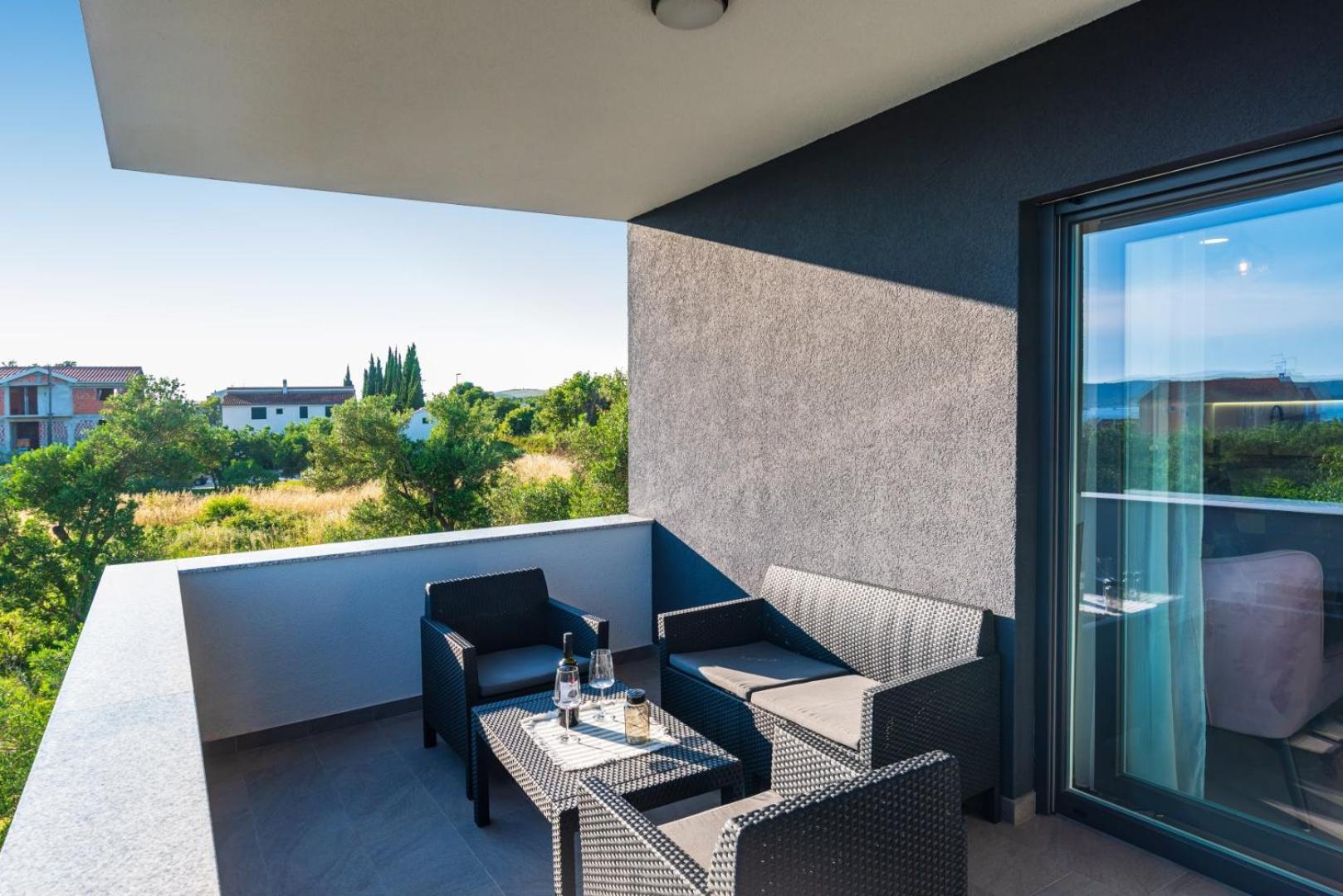 Crowonder Sun Dance Apartments With Heated Swimming Pool Seaview And Garden Sveti Filip i Jakov Exterior foto