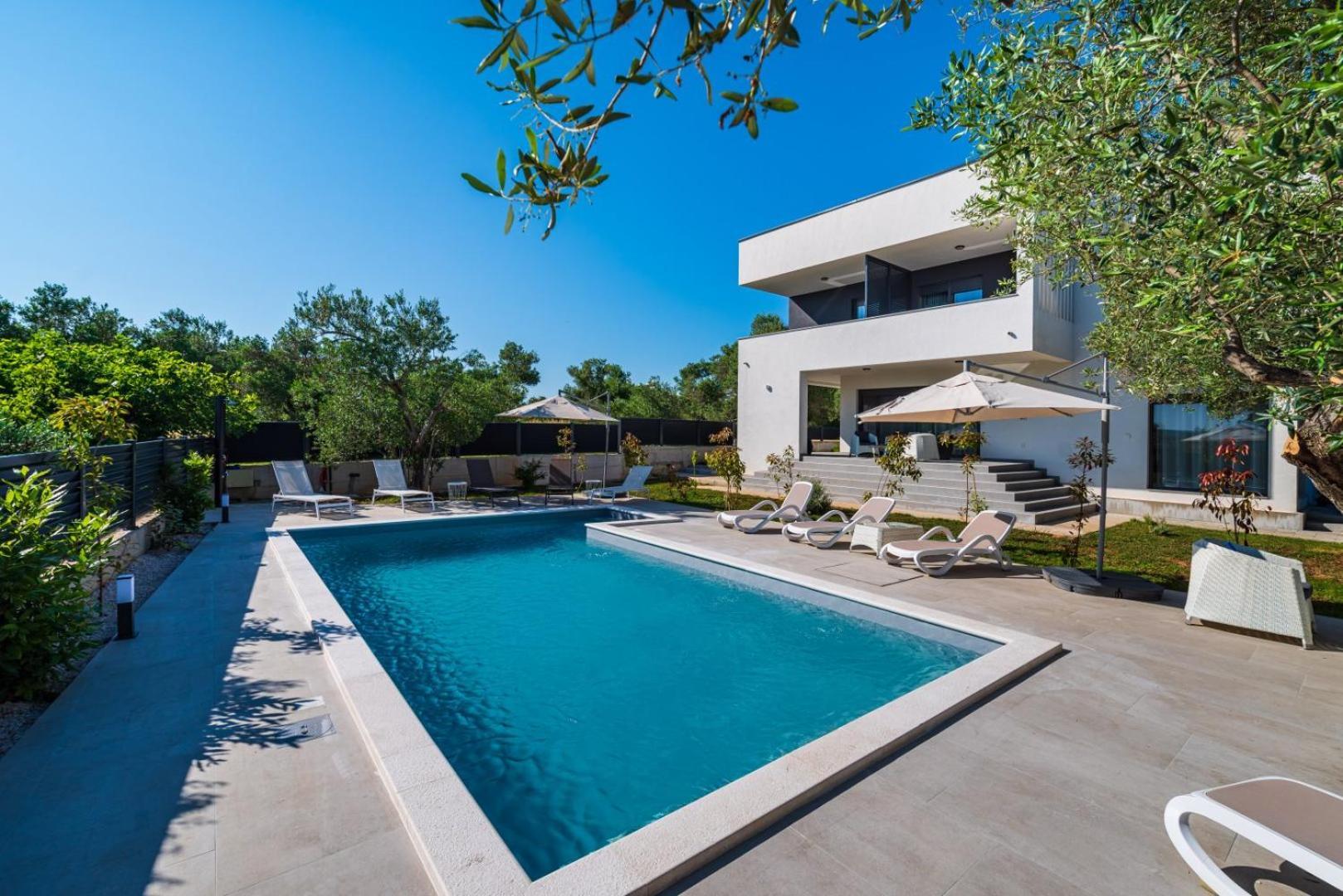 Crowonder Sun Dance Apartments With Heated Swimming Pool Seaview And Garden Sveti Filip i Jakov Exterior foto